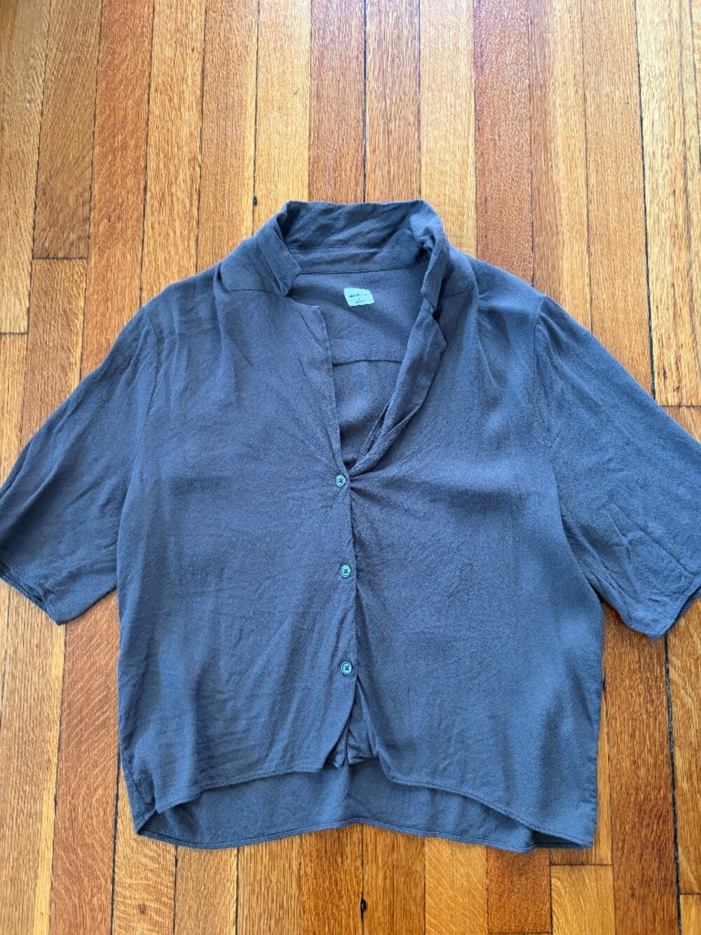 Wilfred Free short sleeve collared button-up blouse, size M grey
